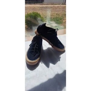 Adidas Seeley Sneakers Black Gum Bottom Men’s Size 9.5 Skate Shoes Clean